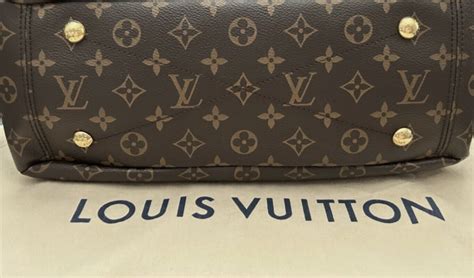 replica alta qualita louis vuitton|Louis Vuitton counterfeit.